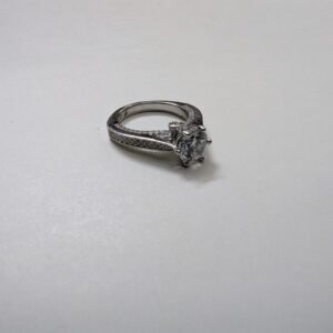 TARAKANCHAN Zircon Diamonds Silver Ring – 92.5 Sterling Silver, 4.350g