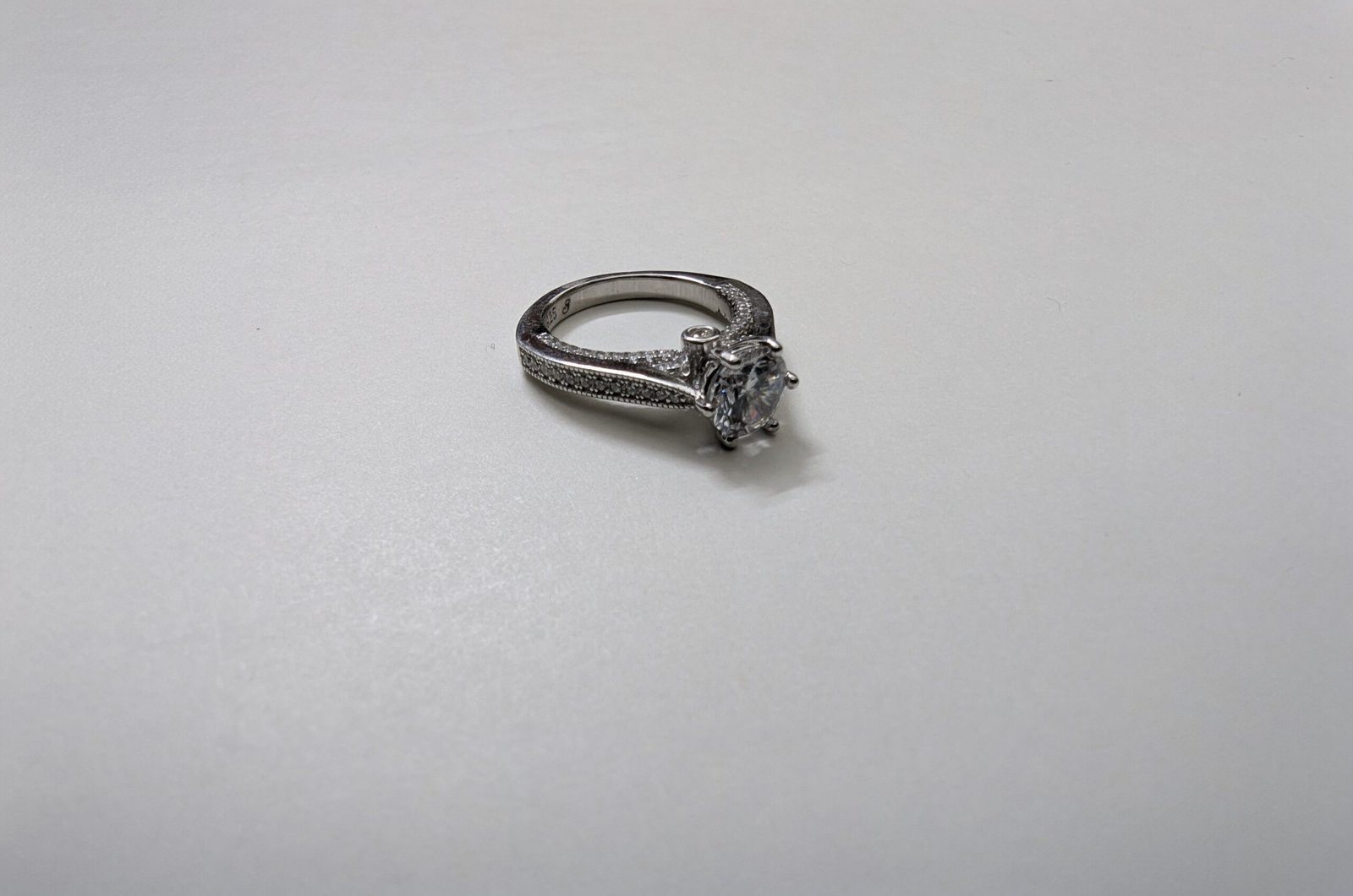 PXL_20251110_181301683.NIGHT.RAW-01.COVER~2 TARAKANCHAN Zircon Diamonds Silver Ring – 92.5 Sterling Silver, 4.350g